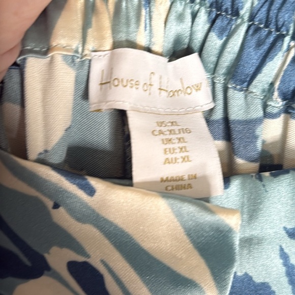 House of Harlow 1960 Tie Waist Wide Leg Satin Pants Size XL - Picture 2 of 6